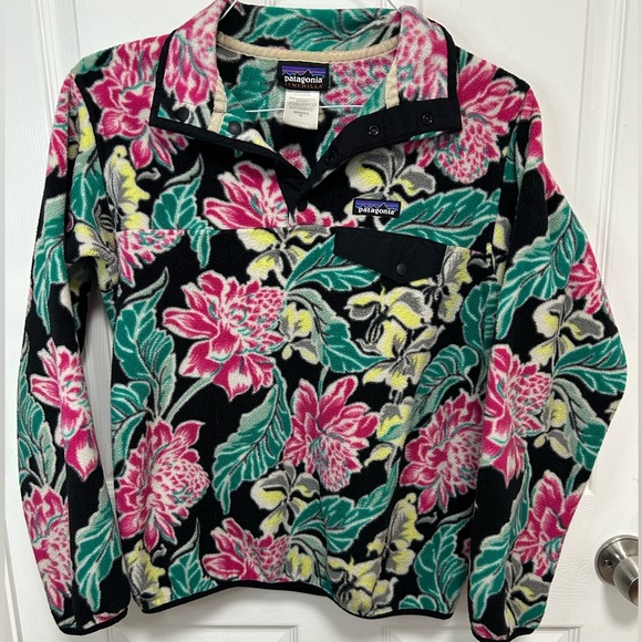 Patagonia Jackets & Blazers - Patagonia Women's Floral Fleece Jacket - Black, Pink, Green